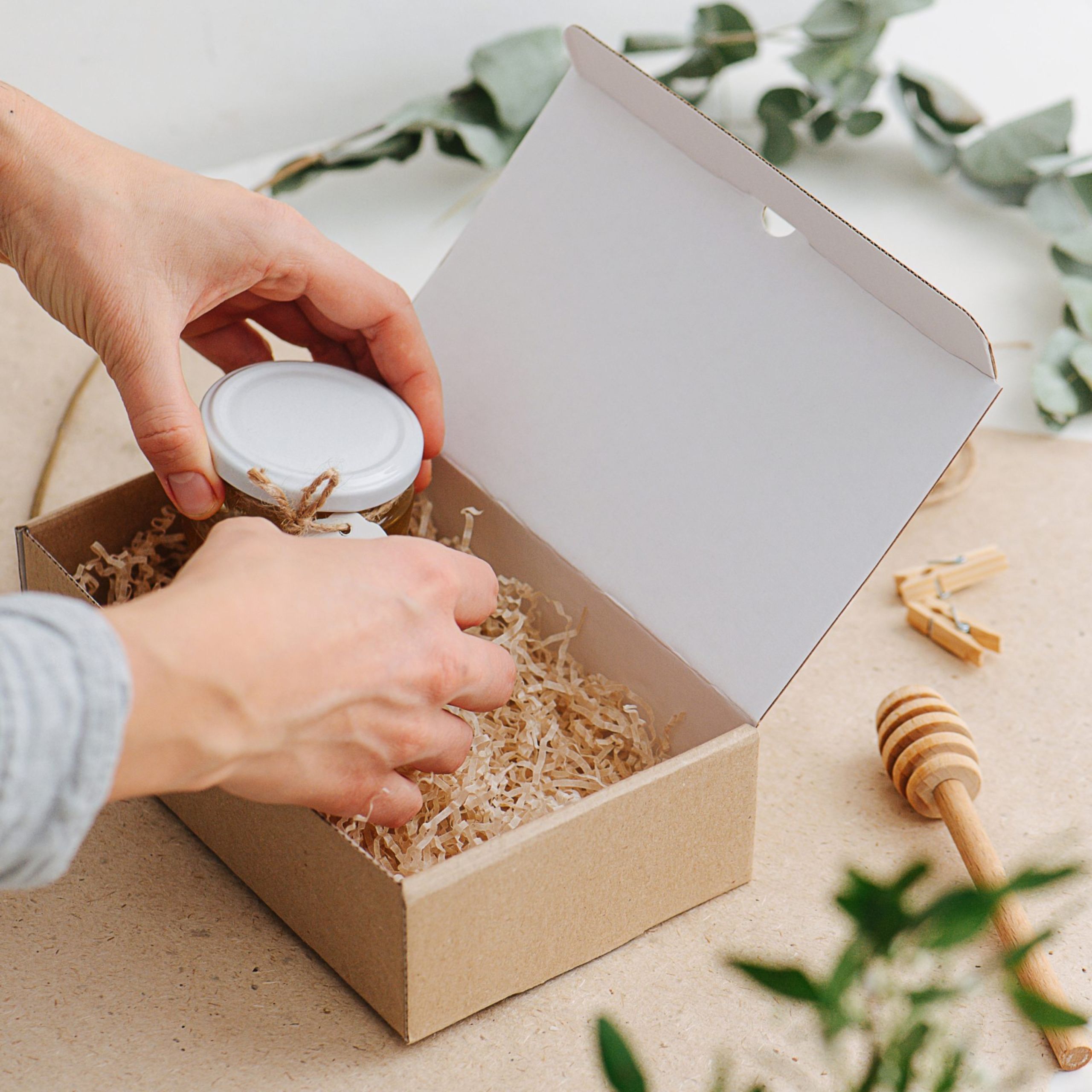 Sustainable-Eco-Friendly-Kraft-Paper-Box-Packaging-for-Corporate-Gifts