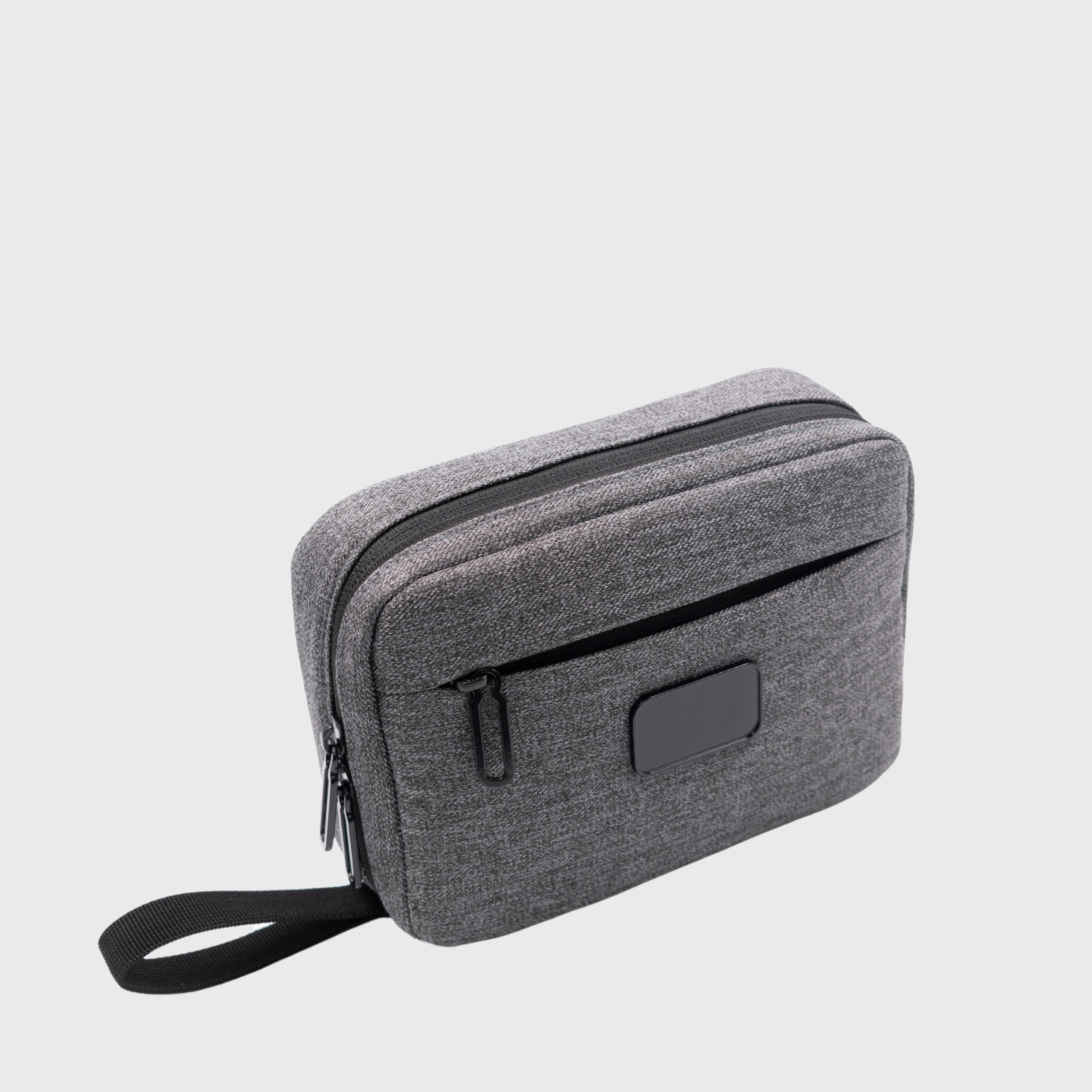 pouch-eco-sustainable-adjustable-compartments-angled-view