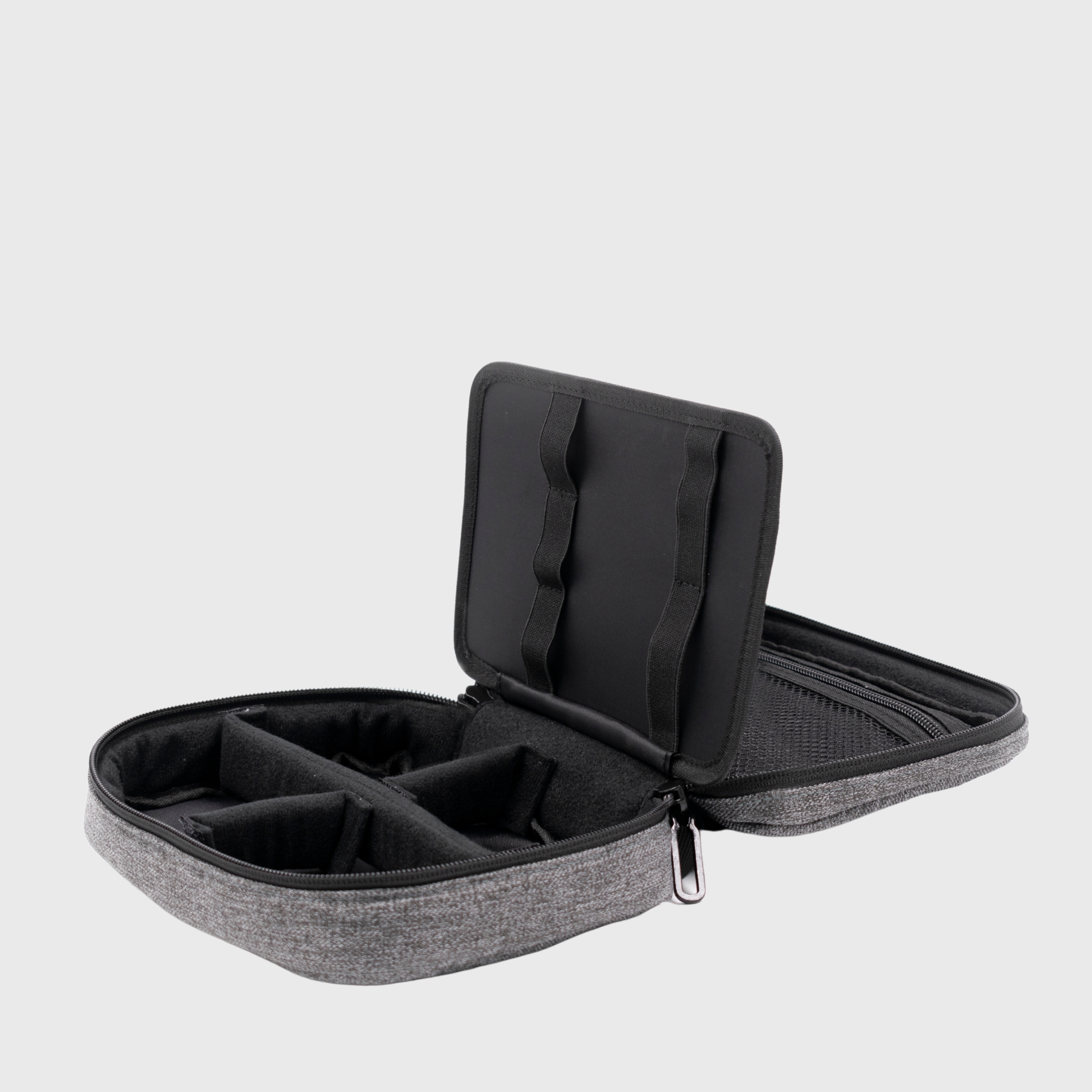 pouch-eco-sustainable-adjustable-compartments-open